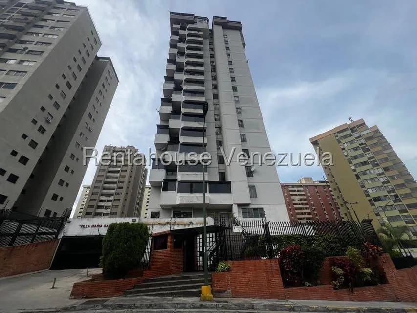 Apartamento (Duplex) en Venta en Guaicay, Distrito Metropolitano