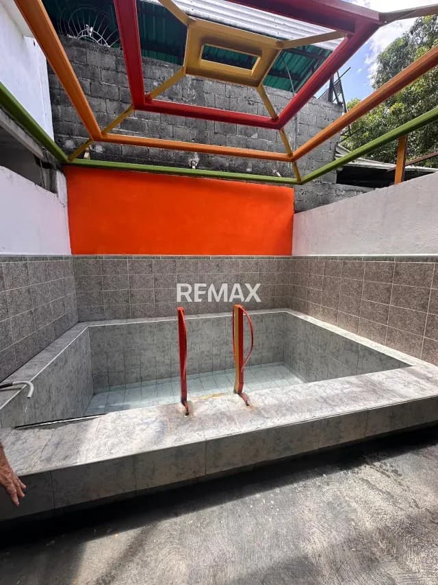 VENDO LOCAL COMERCIAL CENTRICO