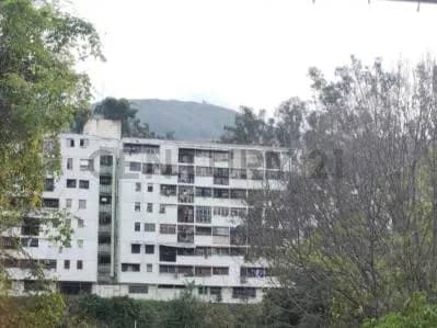 Apartamento en Venta UD2 Caricuao: Potencial y Ubicación Privilegiada.