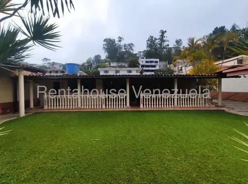 Casa De Una Planta Con Jardin En Colinas De Carrizal #25-12196