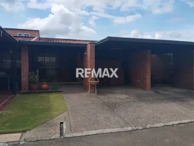 EN VENTA CASA EN URB BOSQUES DE LA LAGUNA, MATURÍN-MONAGAS