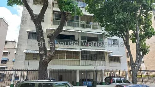 Apartamento En Alquiler En Bello Campo, Amoblado Y Con Estacionamiento. #26-21557 Civf