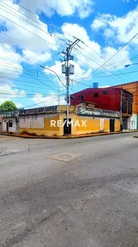 Se Vende Local De Esquina En Av. Miranda, Sector Centro