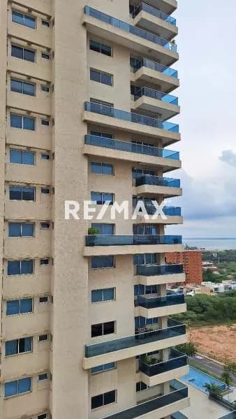 SE VENDE BELLO APARTAMENTO AMOBLADO Y ACTUALIZADO EN EDIF PUNTAZUL