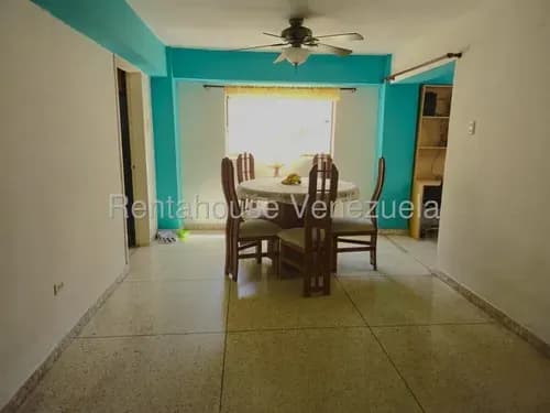 En El Centro De La Candelaria Apartamento En Venta 26-11669 Jca