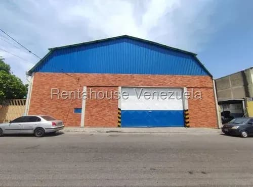 Daniela Linarez Vende Prestigioso Y Amplio Galpón De 976m2 Con 3 Baños, Área De Oficina, Taller, Depósito Y Almacenamiento Ubicado En El Centro De Barquisimeto