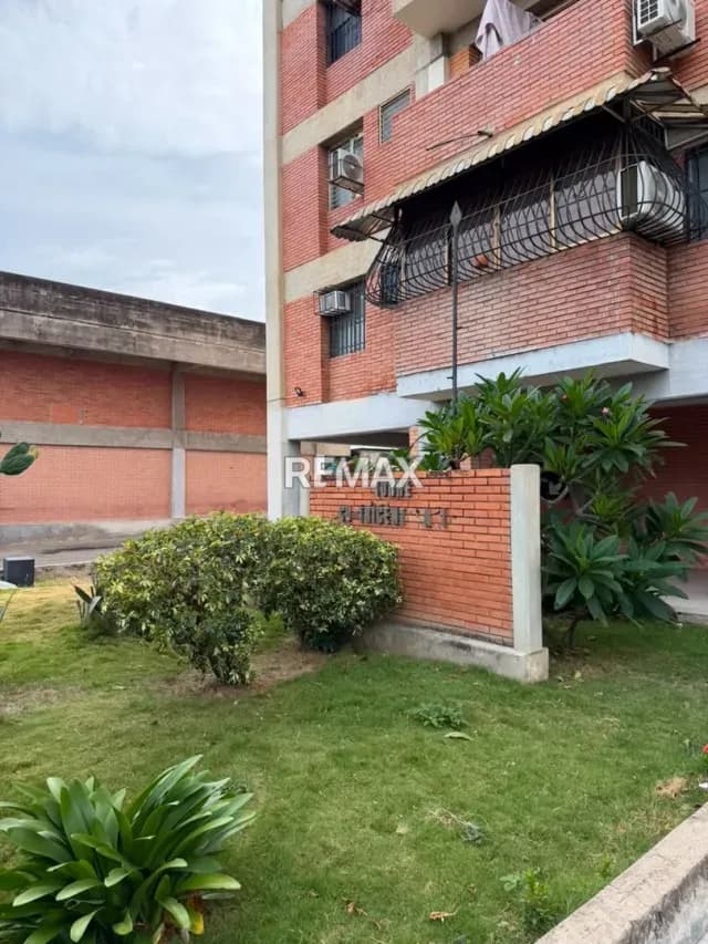 Apartamento en venta Calle Sucre con Negro Primero, Torre Cuatricentenaria Cagua Edo Aragua .