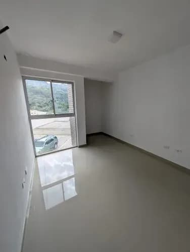 Mariana Vende Townhouse Un Obra Blanca Para Remodelar En Manongo Julian