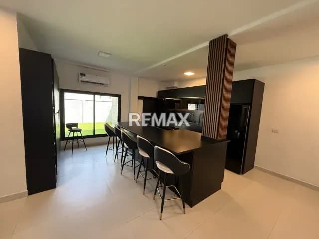 Casa en venta - $210k