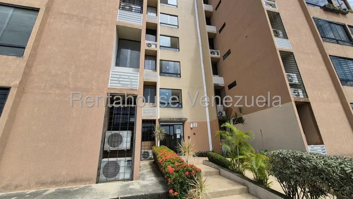 Apartamento (Duplex) en Venta en Los Jarales, Carabobo