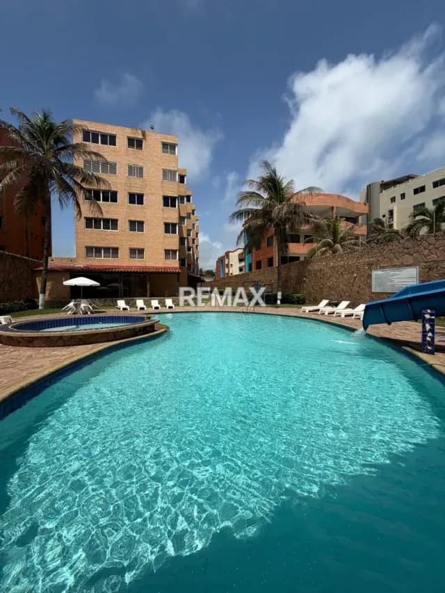 EN VENTA APARTAMENTO CON VISTA FRONTAL AL MAR Y PLANTA ELÉCTRICA TOTAL EN EL CONJUNTO ISLA DE PLATA