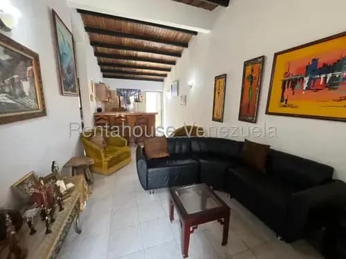 Inmuebles Milagros Nazareth Casa En Venta En Cabudare Lara Av Intercomunal Barquisimeto Acarigua Villa Roca. Codigo Del Inmueble 26-5451 Economica Residencial Economico