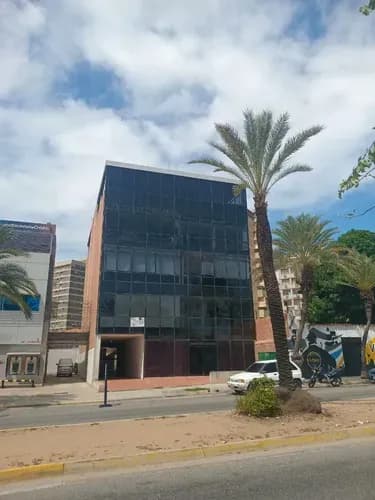 Oficina Con Cubículos Y Mobiliario, Lista Para Ocupar