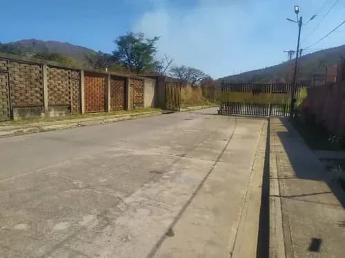 M/p-275462 Terreno En La Urbanización Manatial Totalmente Cercado En Calle Cerrada