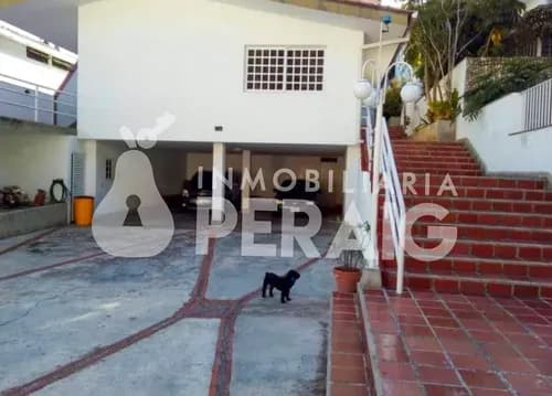 Espaciosa Casa En Alto Prado Con Espectacular Vista Al Avila Y Con Una Segunda Casa Independiente