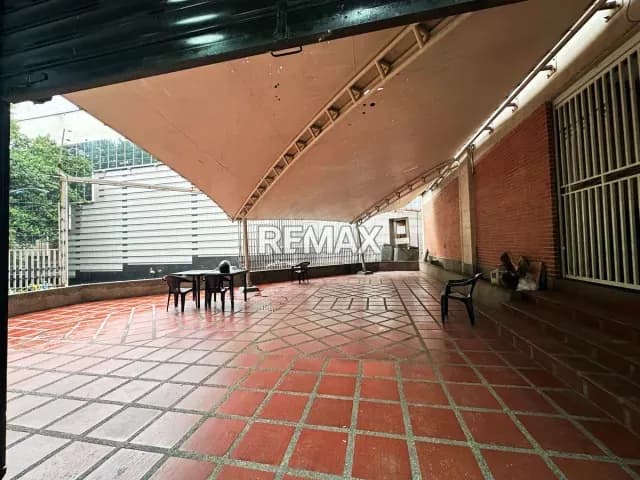 LOCAL COMERCIAL EN ALQUILER - URB. EL RECREO