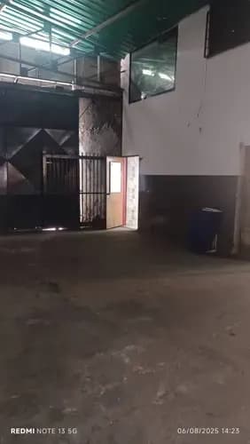 Se Vende Galpón 943 M2 En Zona Comercial De Catia. Tiene 3 Locales Comerciales