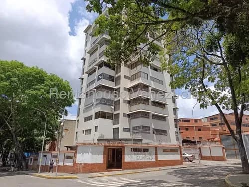 Oportunidad Lindo Apartamento Amoblado En Los Rosales. Mls # 26-19748 Lp