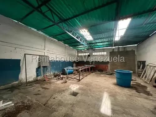 Bray Montoya Vende Amplio Local Comercial Al Norte De Barquisimeto, Ideal Para Empresas En Crecimiento. 2#6#1#0#4#5#1.