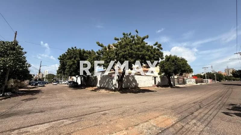 VENTA DE TERRENO CON CASA A REMODELAR