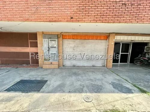 Maritza Lucena Alquila Amplio Local Comercial En Centro De Barquisimeto, Con Alto Trafico Vehicular Y Peatonal, Estupendo Para Adaptar A Tu Gusto.