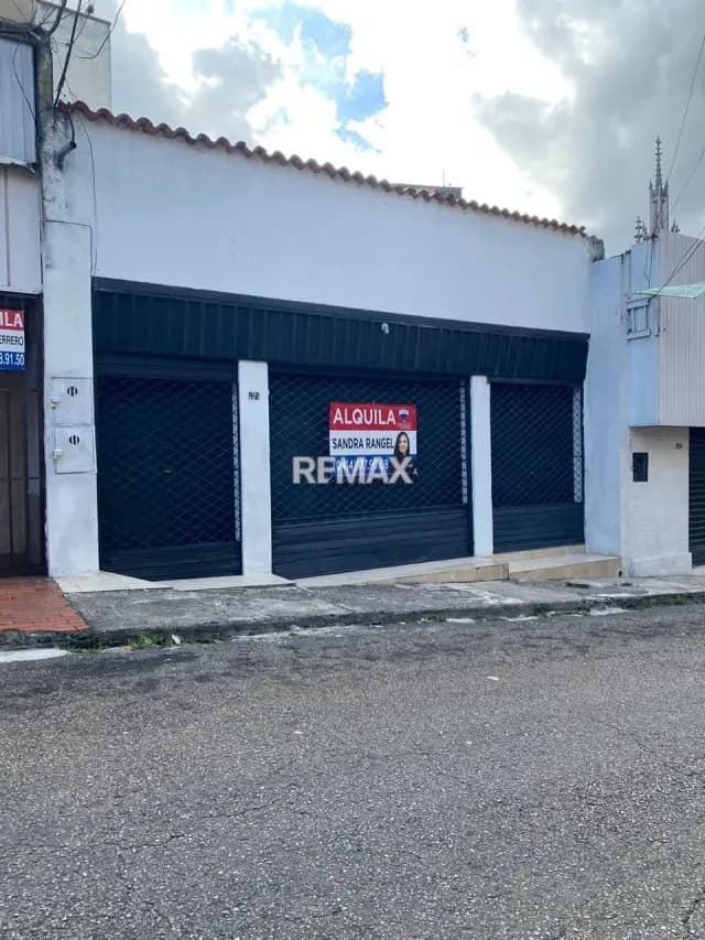 Alquiler Local Comercial Ubicado en pleno centro de la ciudad, carrera 8 entre calles 9 y 10. Punto de referencia detrás de la TORRE LIDO
