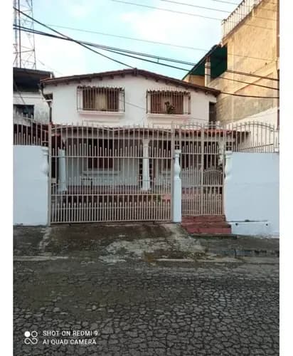 Casa San Francisco De Yare 200mts2 4 Hab 3 Baños 2 P/e