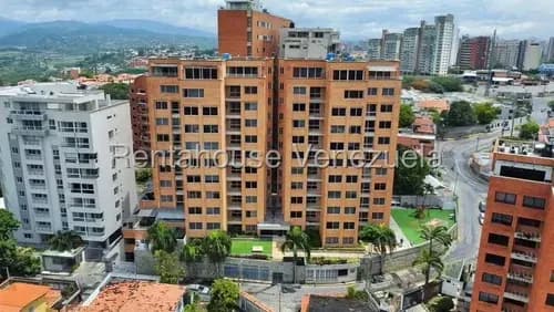 M&n Vende Elegante Y Espacioso Apartamento De 113m2; Ubicado En Condominio Exclusivo De Montereal; Este De Barquisimeto: 26-21664