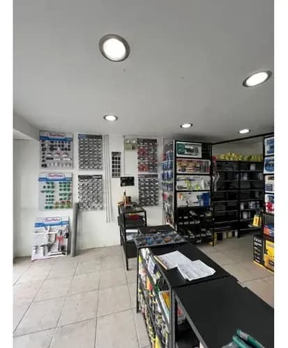 Vende Fondo De Comercio De Ferreteria Ubicada En San Diego 57-68