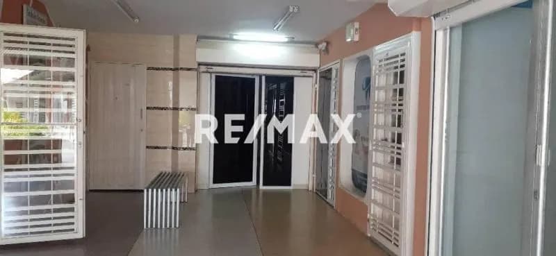 Local Comercial N° 12 en Alquiler Centro Comercial Plaza La Cruz - Cabudare