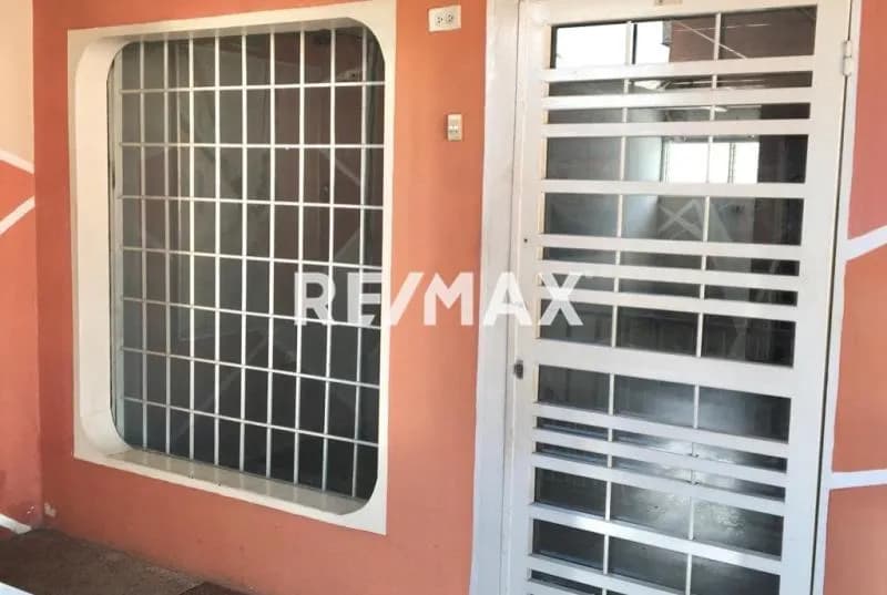 Local Comercial N° 25-26 en Venta Centro Comercial Plaza la Cruz - Cabudare