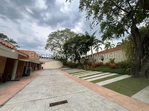 Teresita Luigi Vende En Villa Giardino, Colinas De Guataparo Moderno Y Amoblado Townhouse Tl 26-18725