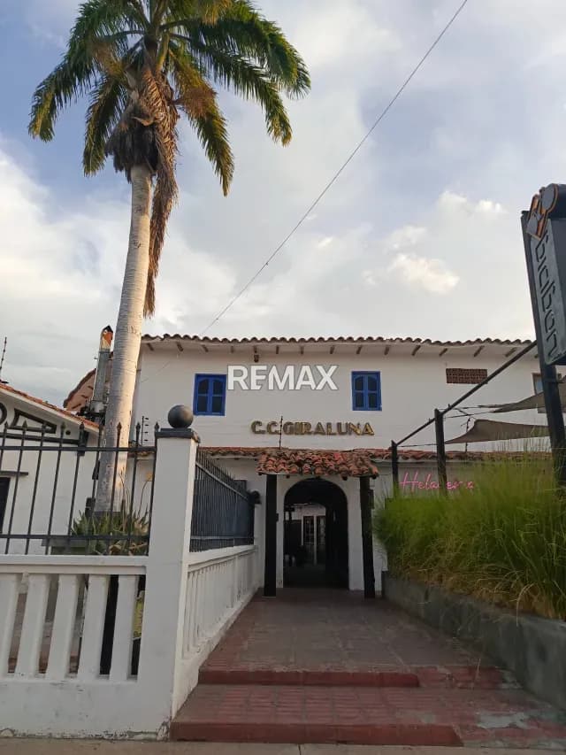 Cómodo Local comercial en Alquiler en el C.C. Giraluna, Cumaná Edo Sucre