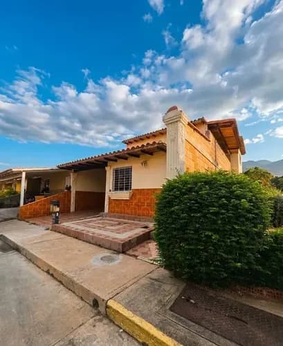Tania Guerrero Inzitu Realtors Alquila Casa En Residencia Laguna Club San Diego Carabobo Venezuela
