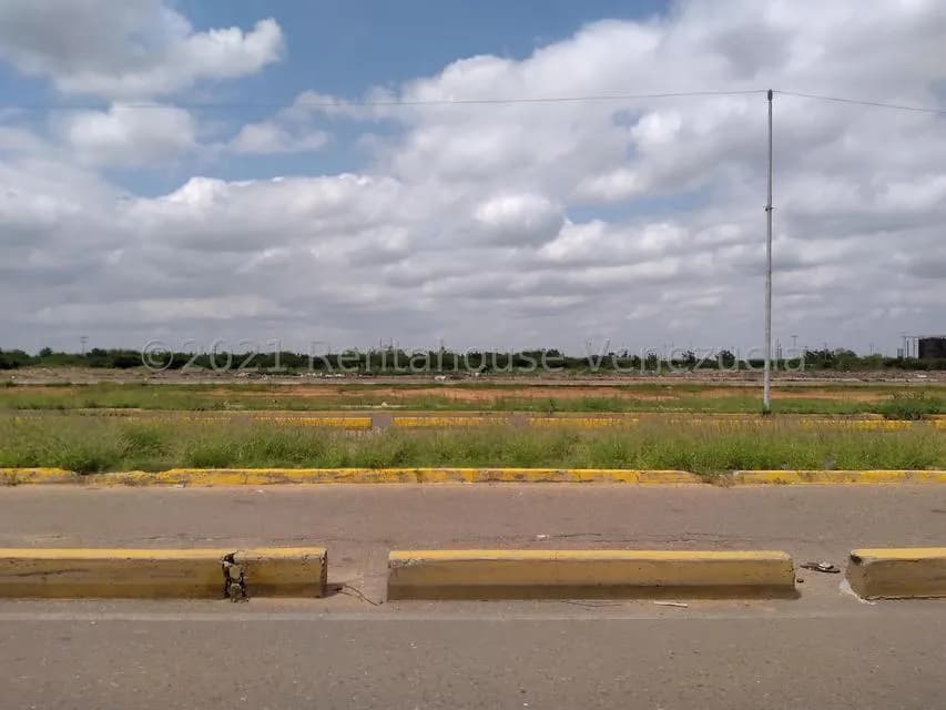 Terreno (Residencial) en Venta en Via La Concepcion, Zulia