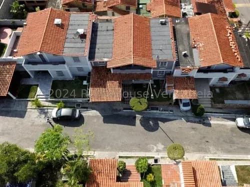 Buscar Confort Y Exclusividad? Casa En Venta Vía El Ujano Barquisimeto Lara/ José López/ # Cod. 25-109 / 5 D/ 5 B/ 208 M2