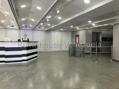 En Alquiler Oficina Ubicada En Los Ruices. Sv