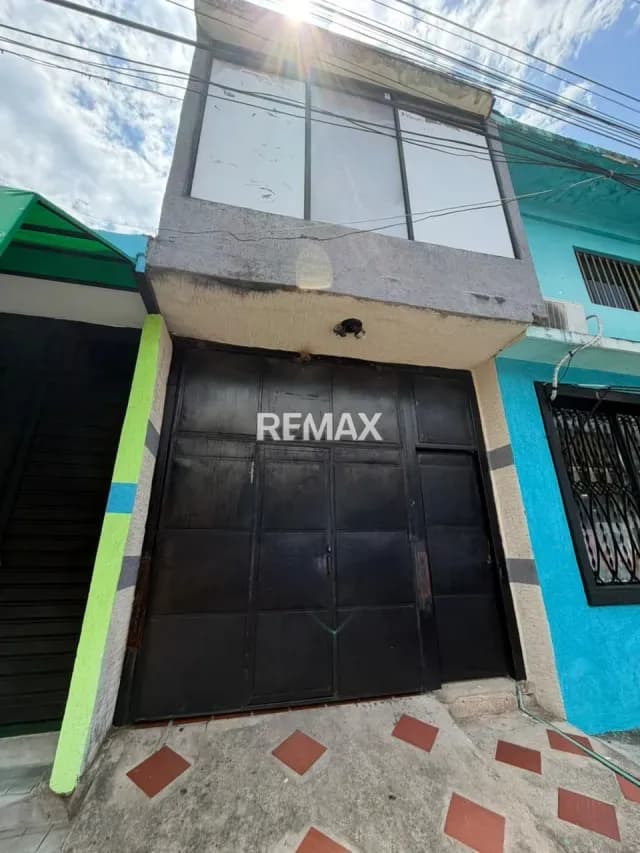 CASA + ANEXO EN LA FRIA EN VENTA