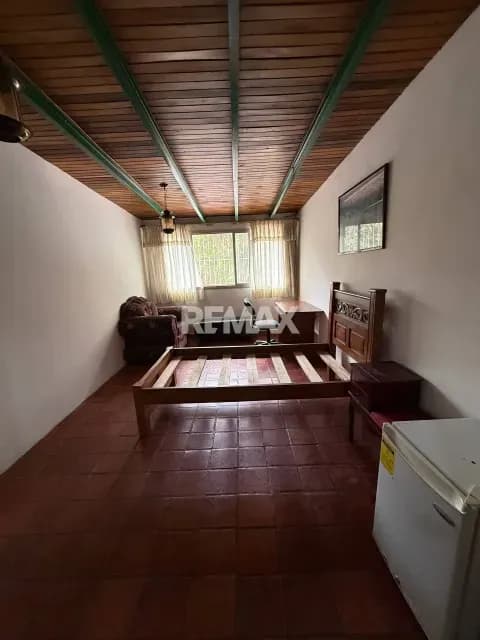 Amplia Habitacion en Alquiler, Avenida Sucre de Los Dos Caminos
