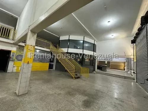 Daniela Linarez Alquila Amplio Local Comercial De 1,200 Mt2 Con 11 Baños, Alto Flujo Vehicular Y Peatonal, Ubicado En La Zona Industrial 3 Barquisimeto