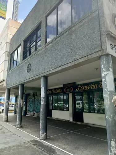 Local Amplio Y Con Excelente Ubicación En La Av. Bolívar En Alquiler. Agente Inmobiliario: Yraima Tovar