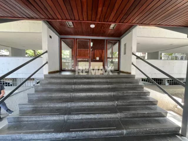 ALQUILER DE OFICINA AV. LIBERTADOR