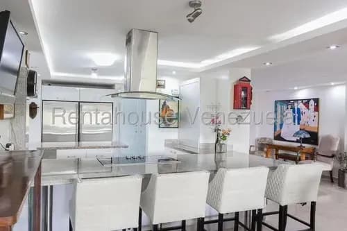 Townhouse ( 2 Niveles / Remodelado / Equipado ) Venta La Union ( Resd. La Mapora ) Mls - 25-16911