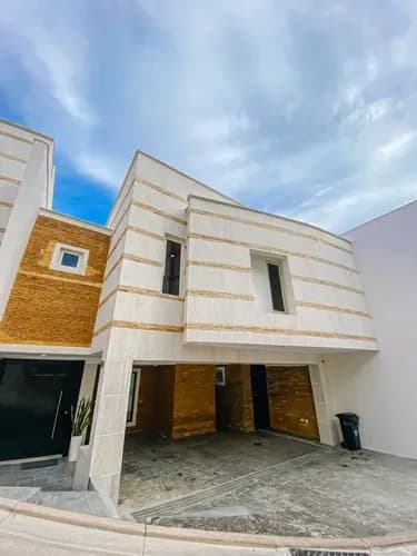 Townhouse De Lujo 370m² - Res. Mykonos, Terrazas Del Country Elth-ym01 Tp