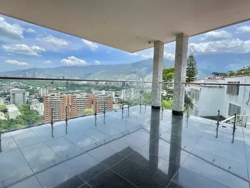 Casa En Venta 600 M2 Colinas De Los Chaguaramos