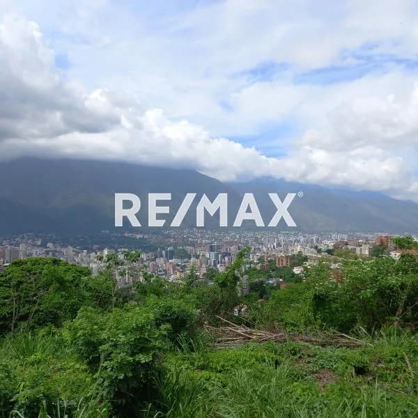 Venta terreno 750 mt con vista al Ávila Urb. Colinas de Bello Monte zonificación R3