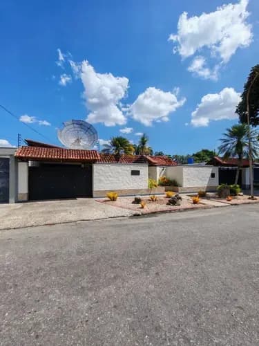Anny Cuevas Y Manuel Sarabia Inziturealtors Venden Casa En Guaparo Valencia Estado Carabobo