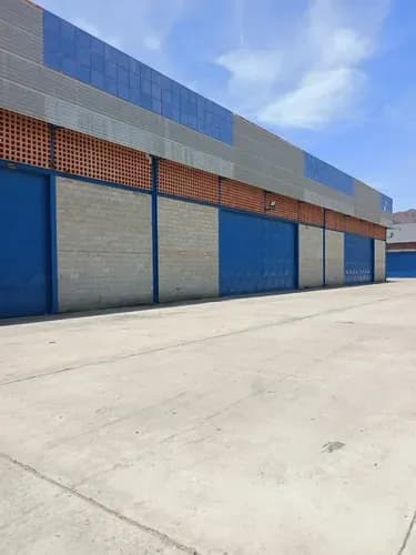 Yn(willquint) Galpon En Alquiler Zona Industrial Los Guayos Valencia Carabobo 3000 Mtrs2 Área De Oficina Con Baños Baños Para Obreros Vigilancia Privada Electricidad 220 Y 110 *canon: *7.500$* *n