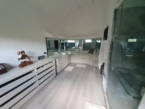 Yasmin Roa Vende Casa De Lujo En Venta En La Viña, Calle Páez Cod 317050