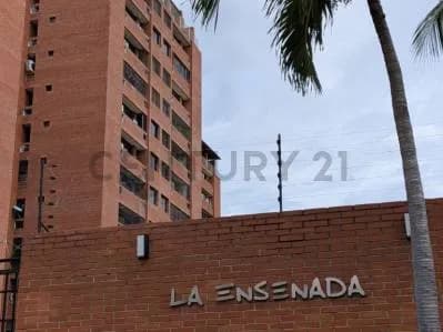 APARTAMENTO EN ALQUILER EN PUERTO LA CRUZ C.R LA ENSENADA